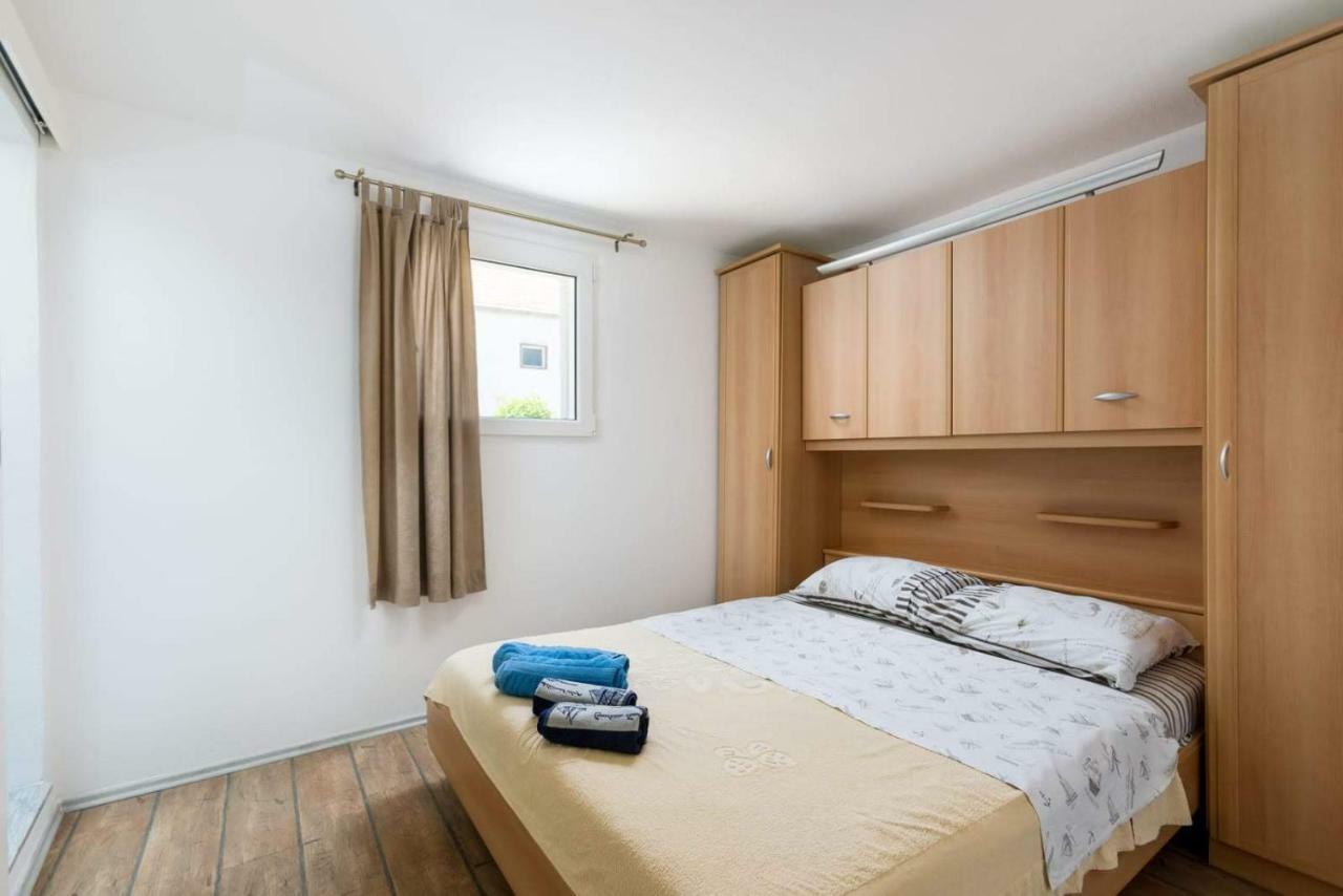 Apartmani Vinko Tribunj-Sovlje Tribalj Dış mekan fotoğraf